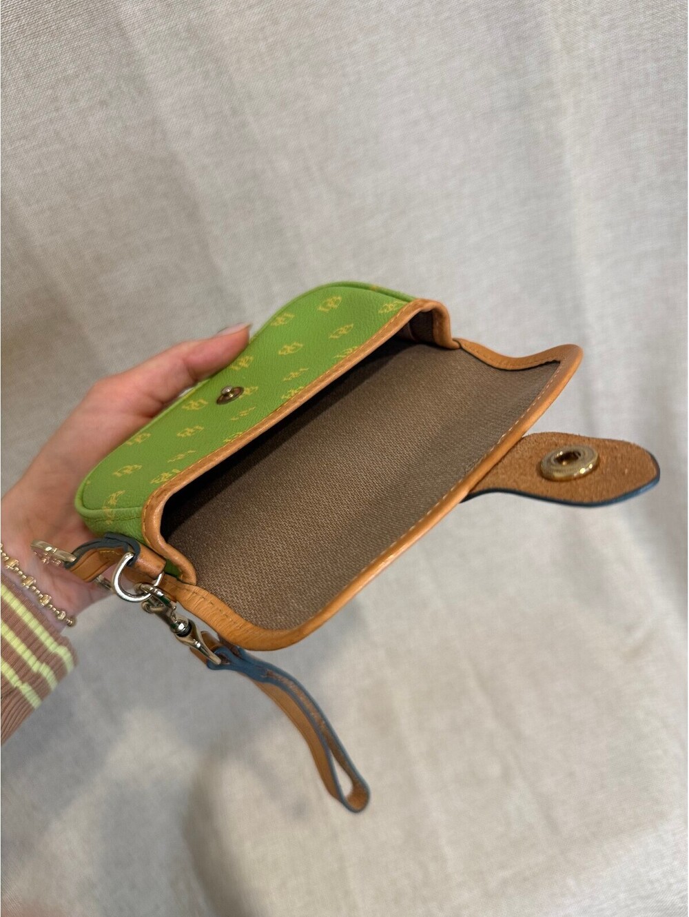 Y2K Dooney & Bourke Monogram Mini Bag / Coin Purse Vintage Rare Bright Green - Picture 8 of 8